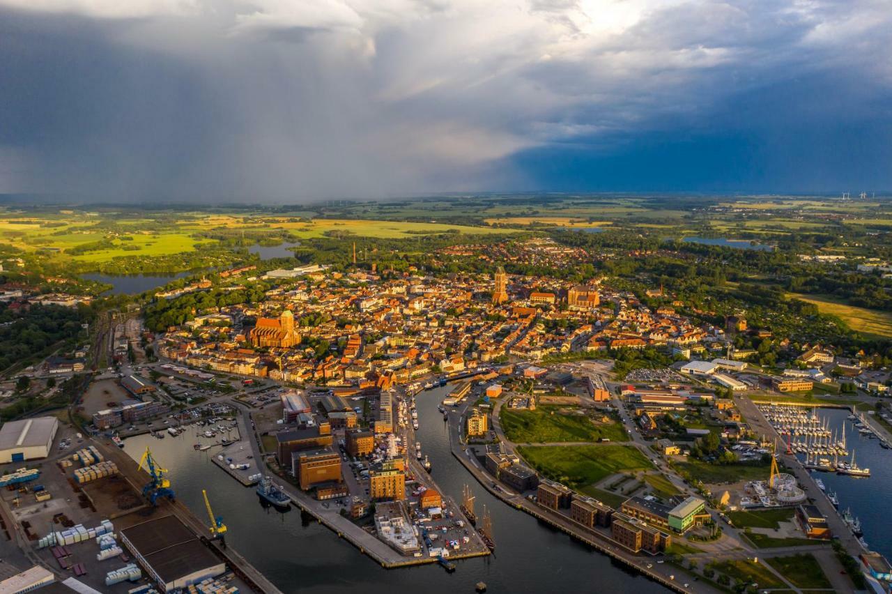 Haus Stoertebeker Apartment Wismar Bagian luar foto